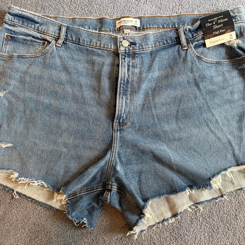 Abercrombie & Fitch Curve Love Mom Shorts 36 High Rise Distressed NWT 4” Denim - Picture 1 of 9
